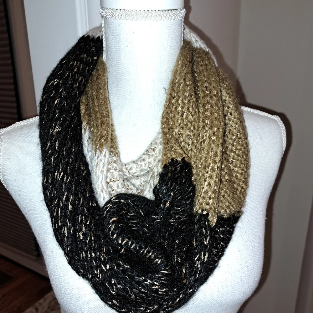WINTER WEATHER BUNDLE. GLOVES, BEANIE, SCARF